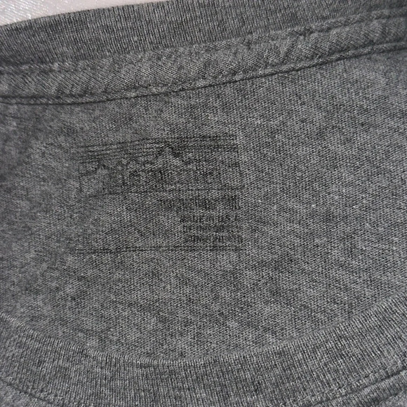 large Patagonia mountain graphic tshirt - Picture 3 of 4